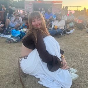 Meet your Posher, Caroline